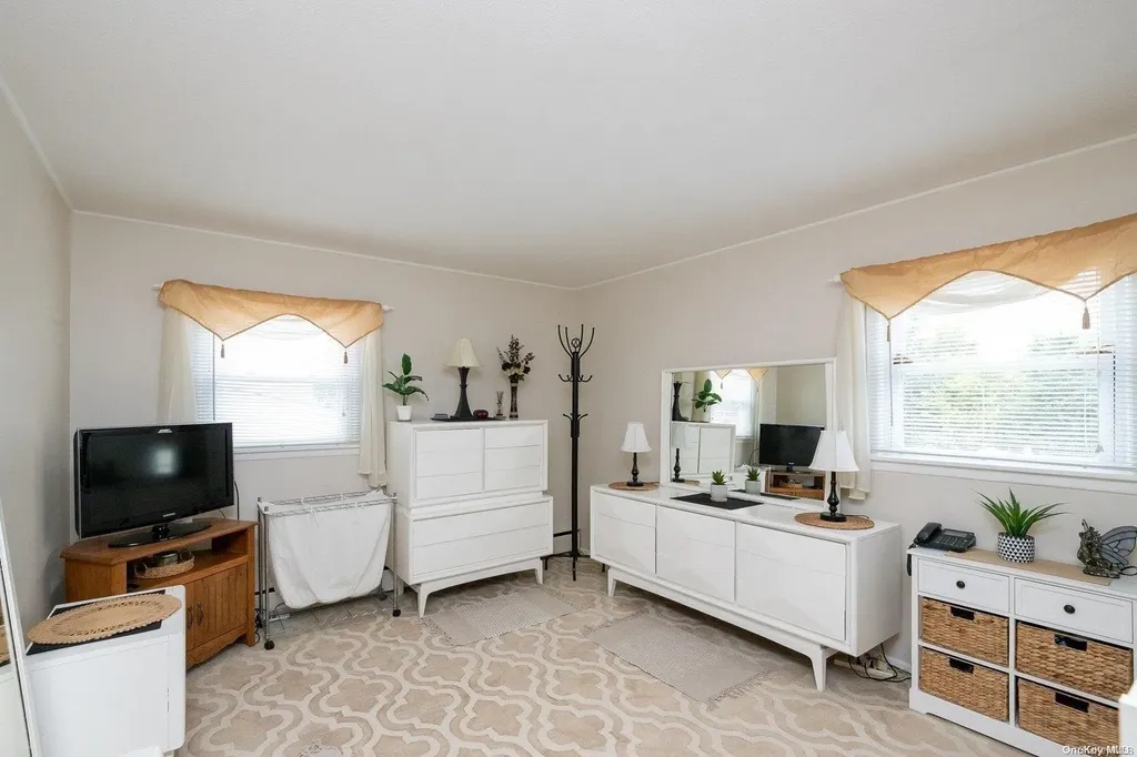 532 Alwick Avenue West Islip NY 11795