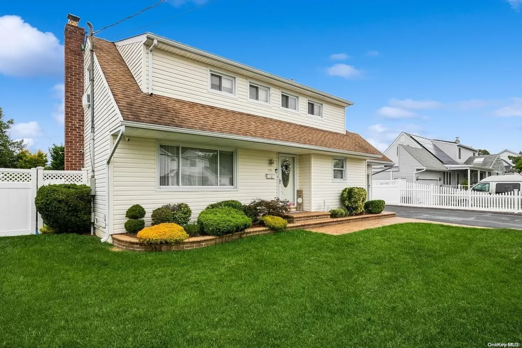 532 Alwick Avenue West Islip NY 11795