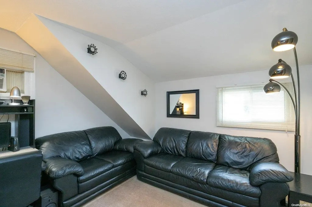 532 Alwick Avenue West Islip NY 11795