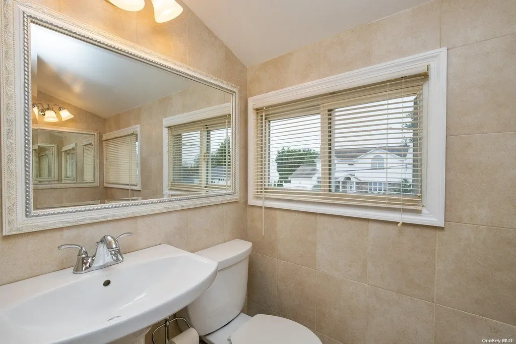 532 Alwick Avenue West Islip NY 11795
