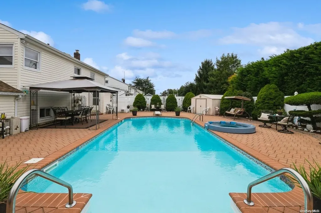 532 Alwick Avenue West Islip NY 11795