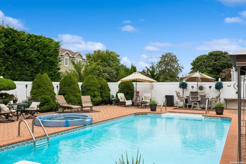 532 Alwick Avenue West Islip NY 11795