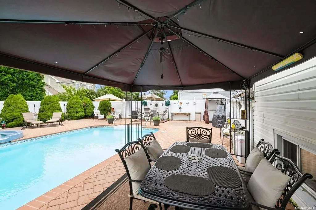532 Alwick Avenue West Islip NY 11795