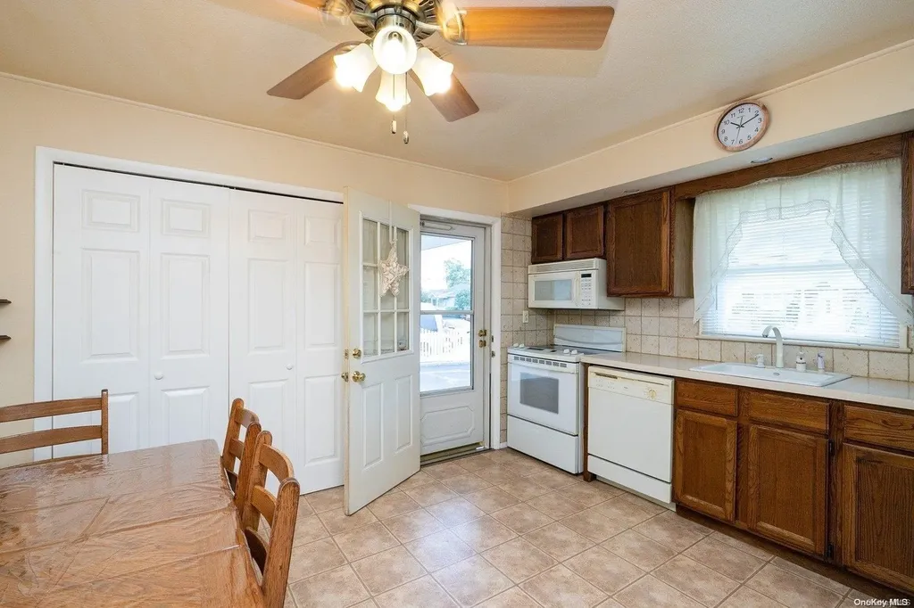 532 Alwick Avenue West Islip NY 11795