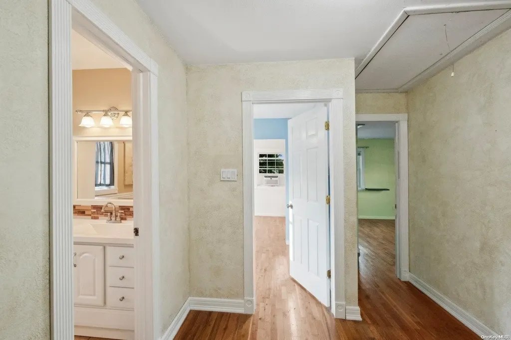 140 Pine Acres Boulevard Deer Park NY 11729
