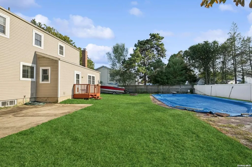 140 Pine Acres Boulevard Deer Park NY 11729