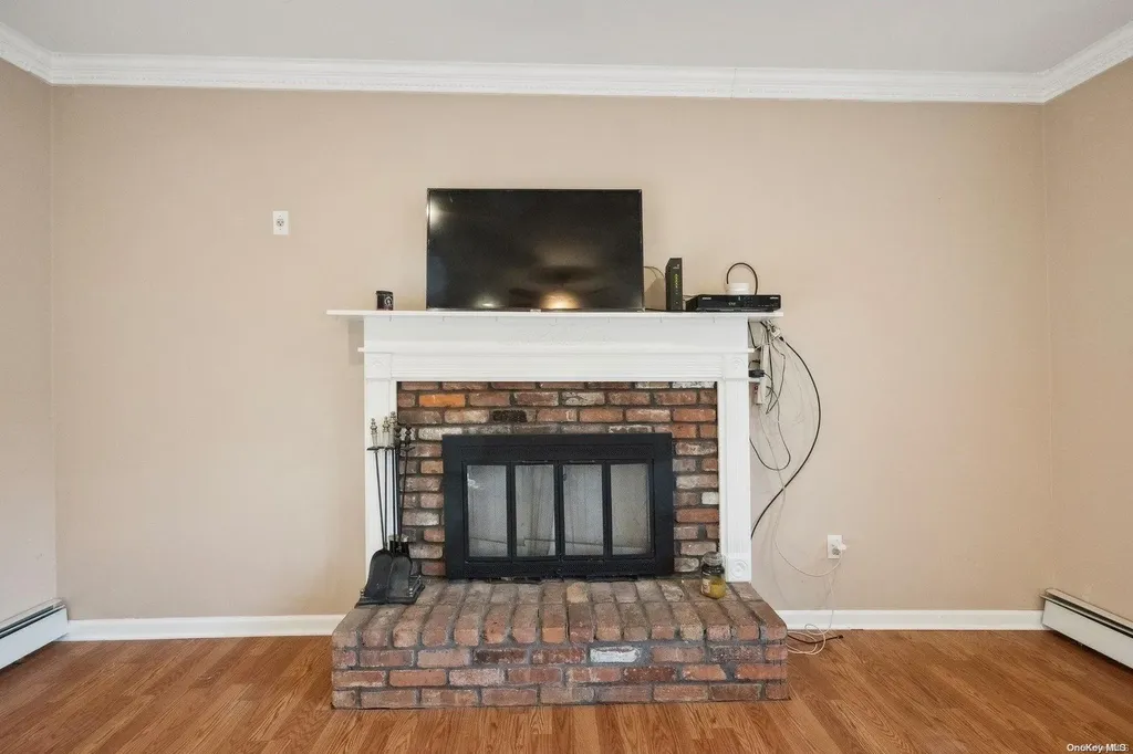 140 Pine Acres Boulevard Deer Park NY 11729