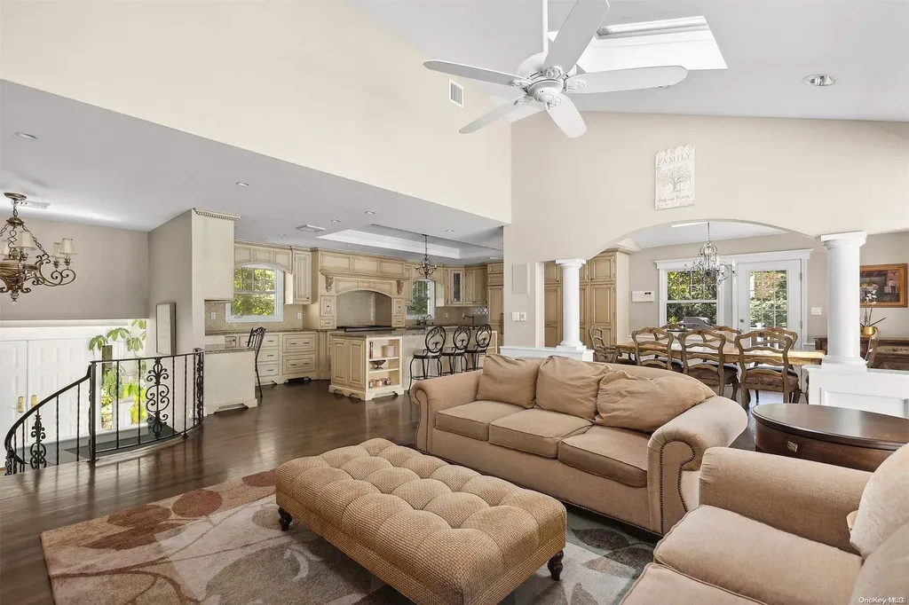 42 Beaumont Drive Melville NY 11747