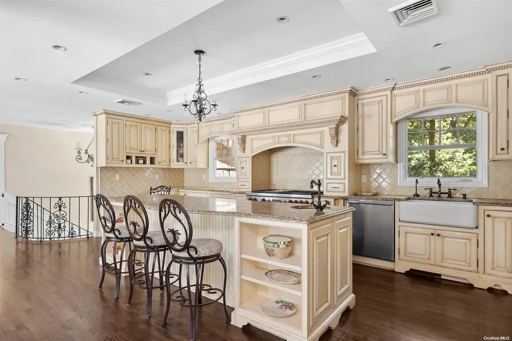 42 Beaumont Drive Melville NY 11747
