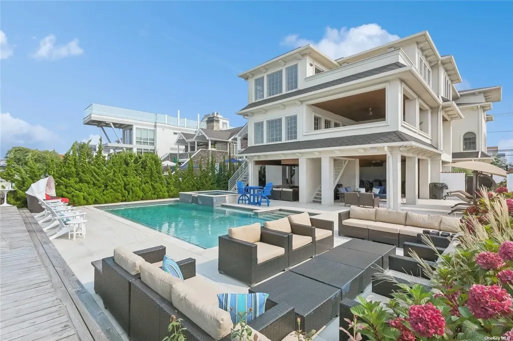 853 W Park Avenue Long Beach NY 11561