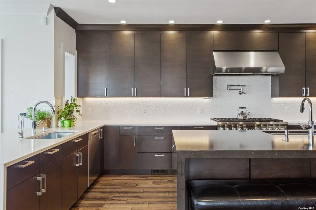 853 W Park Avenue Long Beach NY 11561