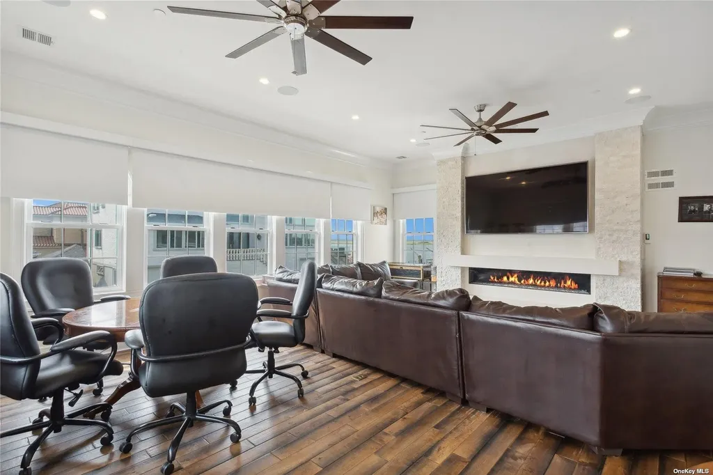 853 W Park Avenue Long Beach NY 11561