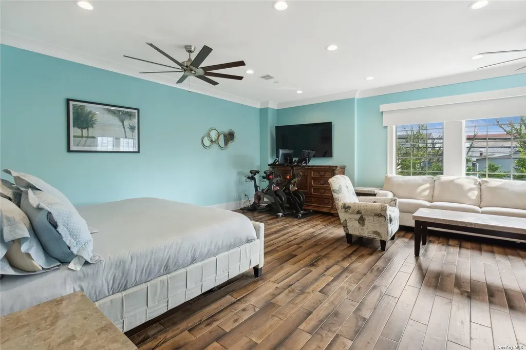 853 W Park Avenue Long Beach NY 11561
