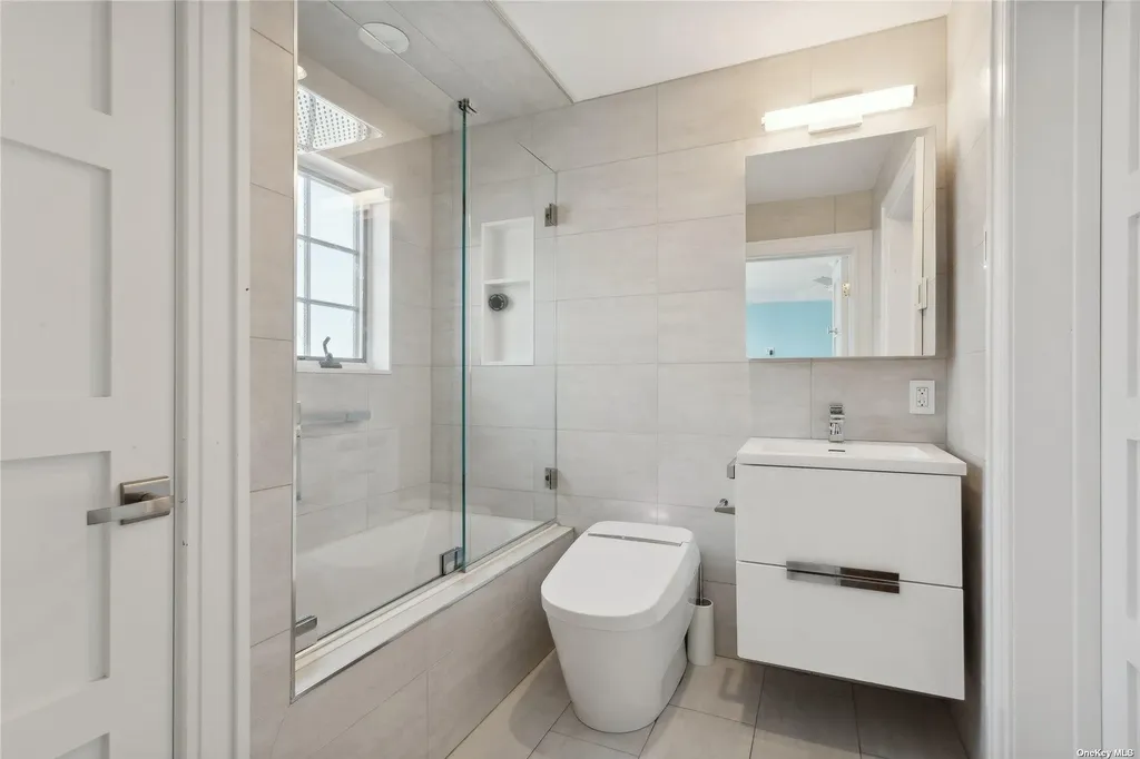 853 W Park Avenue Long Beach NY 11561