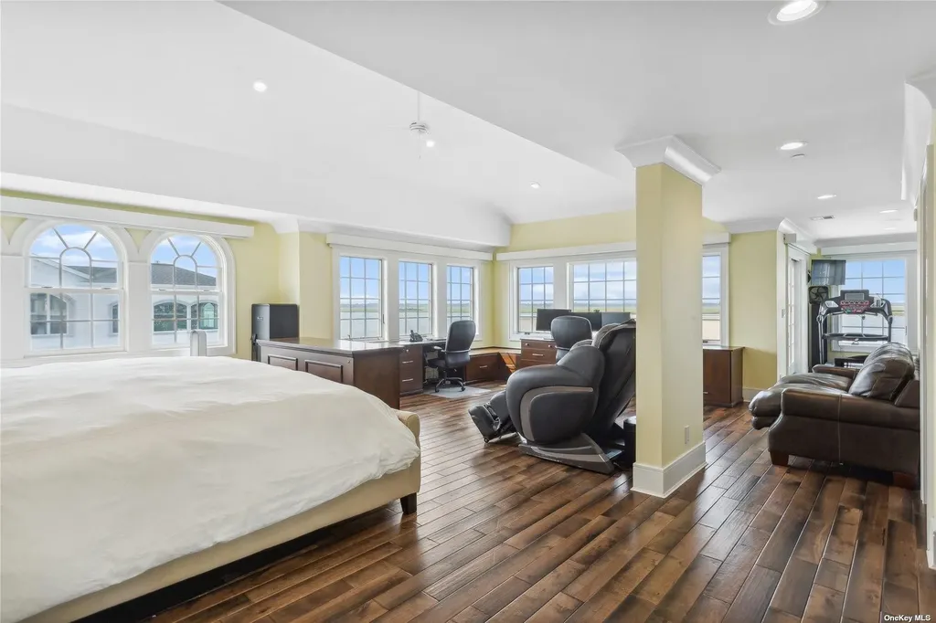 853 W Park Avenue Long Beach NY 11561