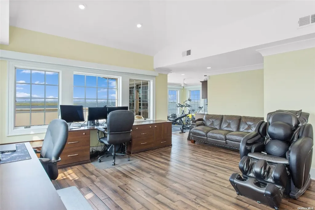 853 W Park Avenue Long Beach NY 11561
