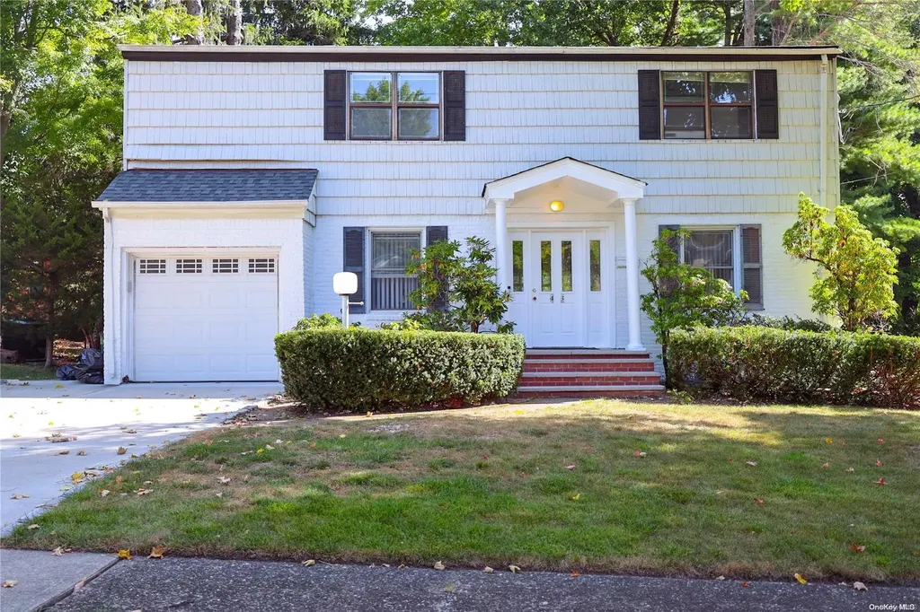43 Wimbleton Lane Great Neck NY 11023