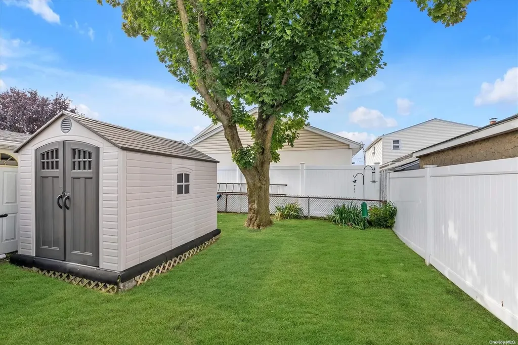 259 Mckinley Parkway Mineola NY 11501