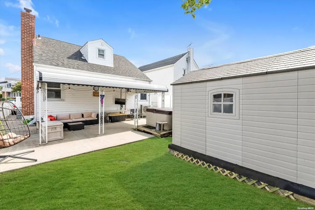 259 Mckinley Parkway Mineola NY 11501