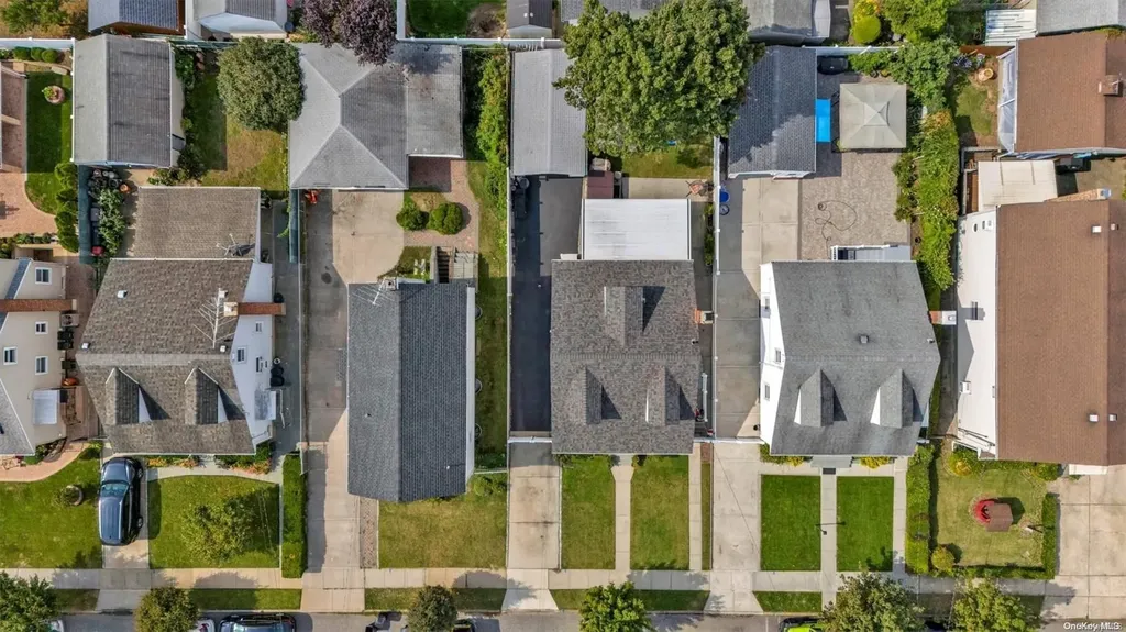 259 Mckinley Parkway Mineola NY 11501