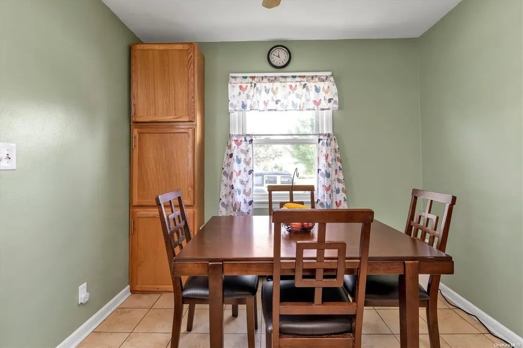 259 Mckinley Parkway Mineola NY 11501
