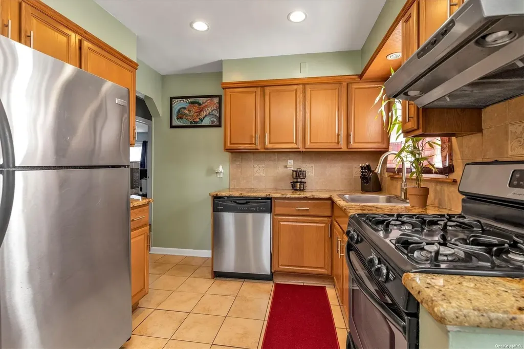 259 Mckinley Parkway Mineola NY 11501