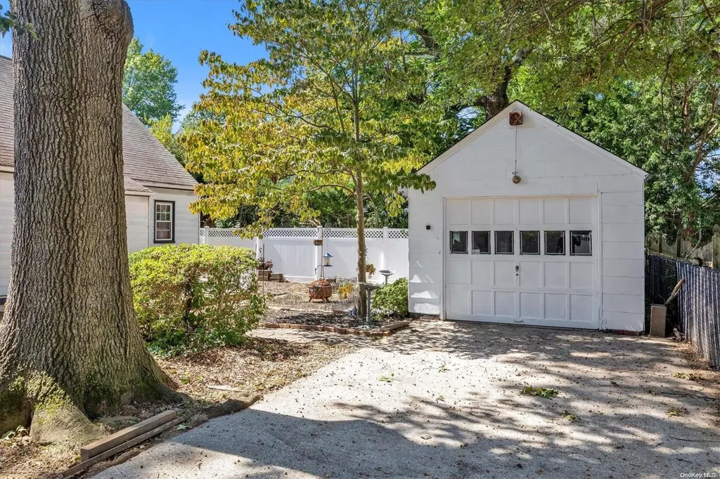 565 Westminster Road North Baldwin NY 11510