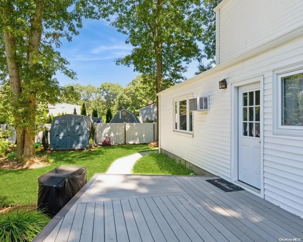8 Chatham Woods Drive Centereach NY 11720