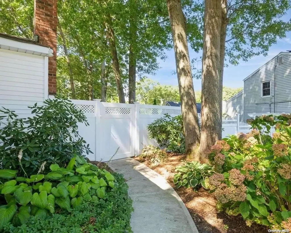 8 Chatham Woods Drive Centereach NY 11720