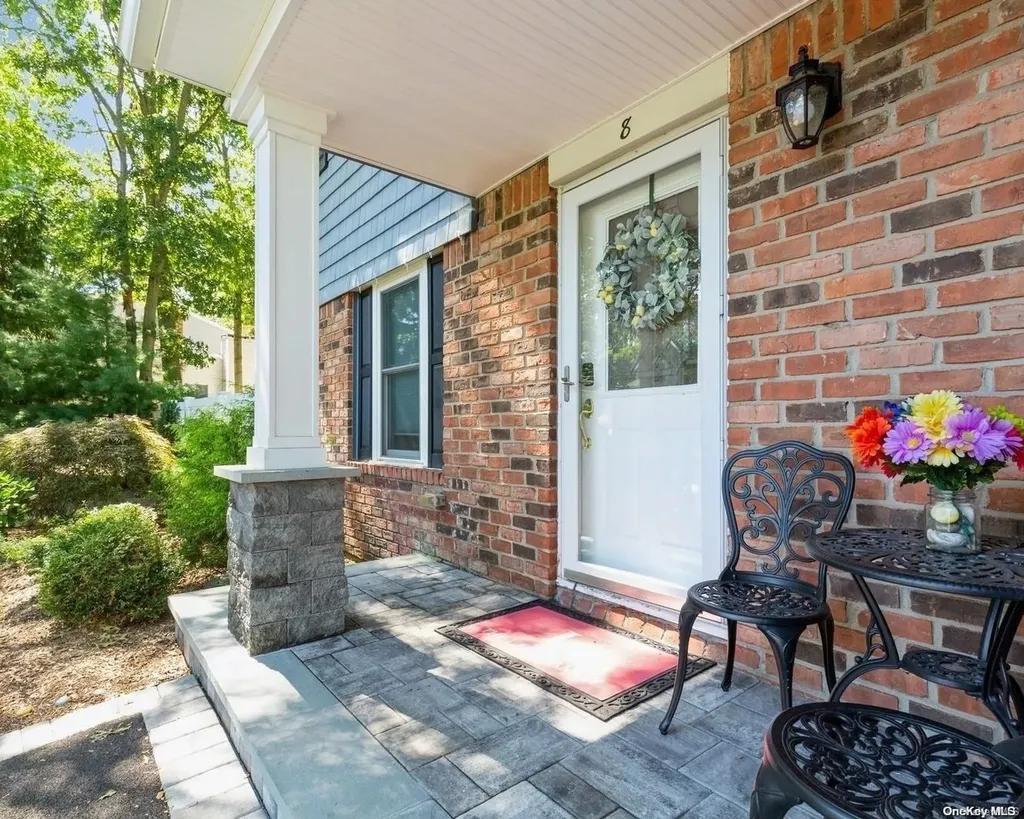 8 Chatham Woods Drive Centereach NY 11720