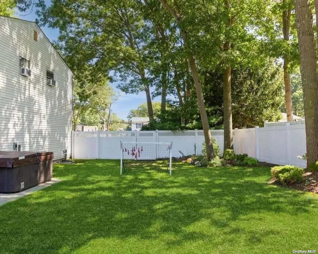 8 Chatham Woods Drive Centereach NY 11720