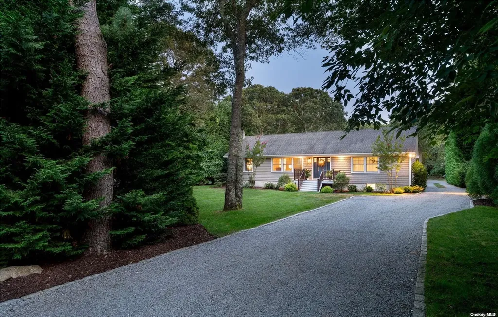 89 Bellows Terrace Hampton Bays NY 11946
