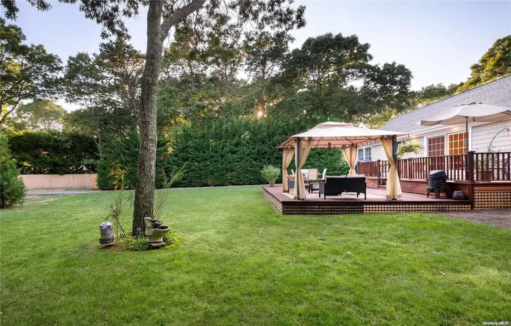 89 Bellows Terrace Hampton Bays NY 11946