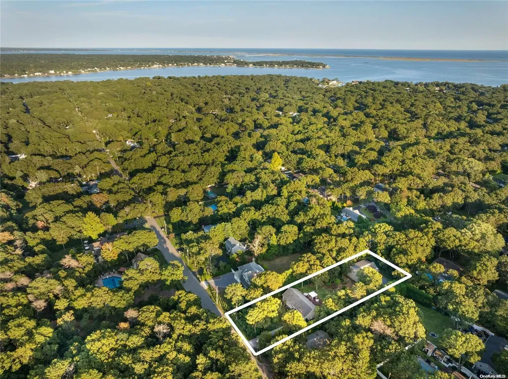 89 Bellows Terrace Hampton Bays NY 11946