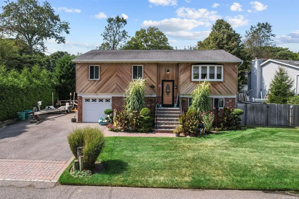 80 Byron Way Oakdale NY 11769
