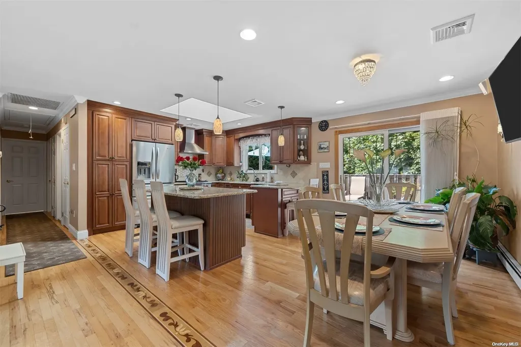 80 Byron Way Oakdale NY 11769