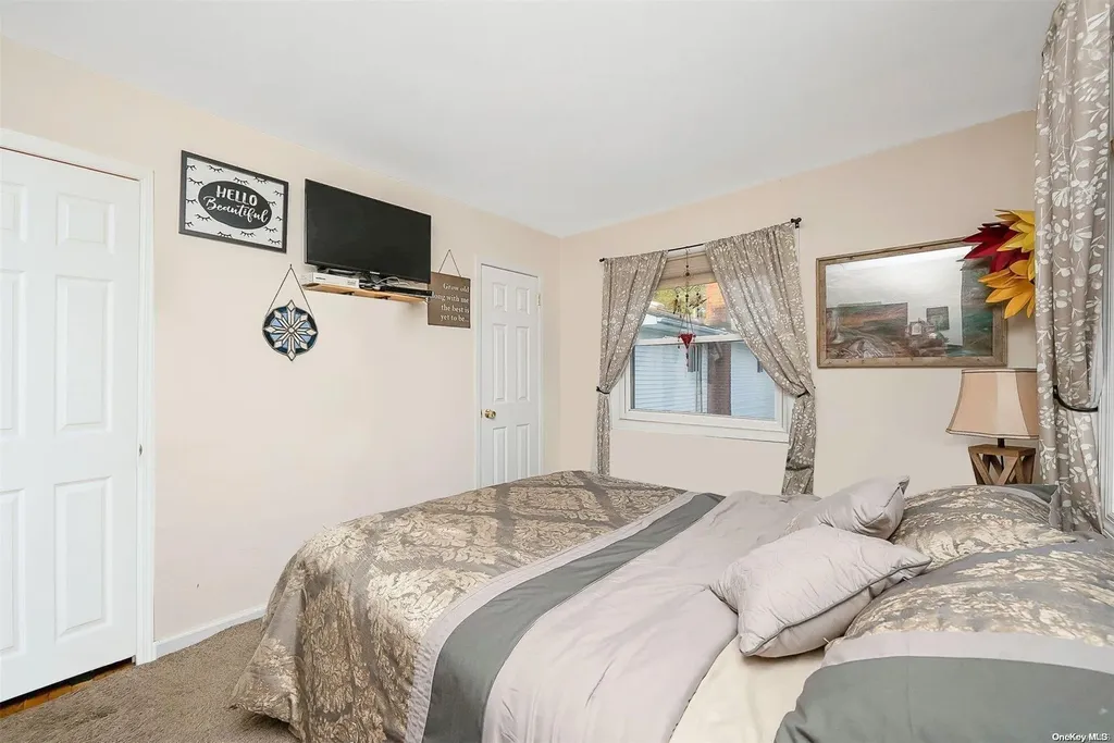336 Lexington Avenue West Babylon NY 11704