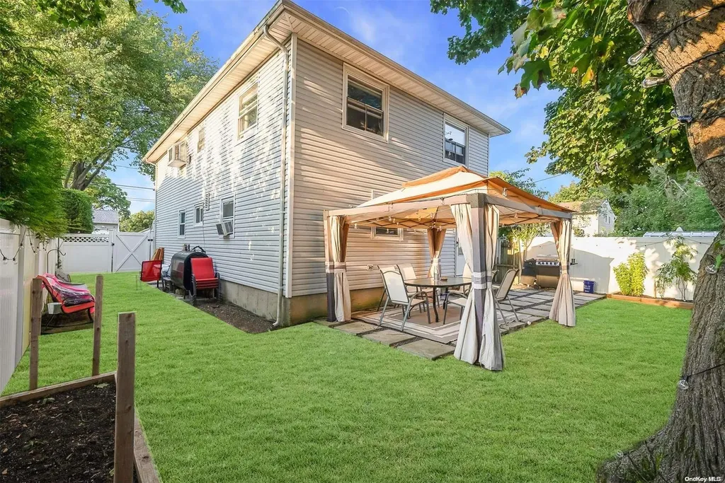 336 Lexington Avenue West Babylon NY 11704