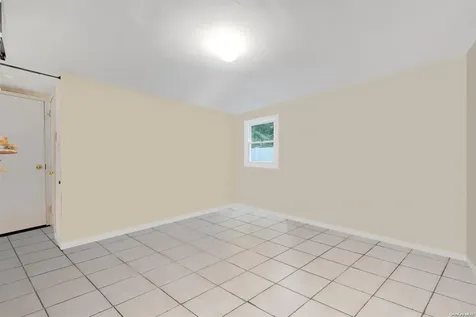 336 Lexington Avenue West Babylon NY 11704