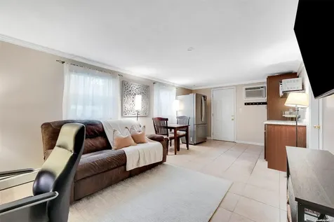 336 Lexington Avenue West Babylon NY 11704