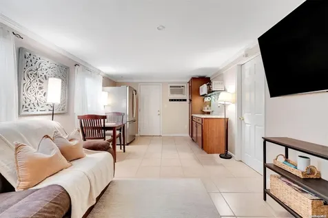 336 Lexington Avenue West Babylon NY 11704