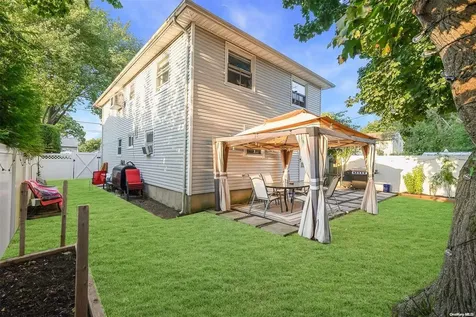 336 Lexington Avenue West Babylon NY 11704