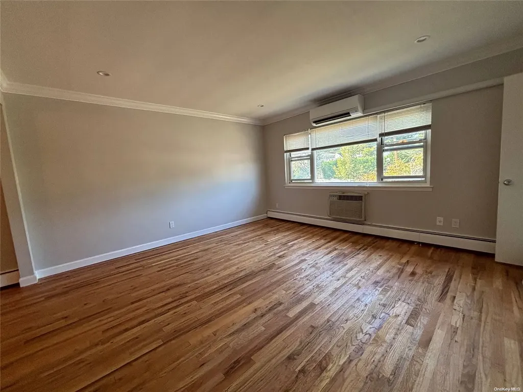 158 I U Willets Road Albertson NY 11507