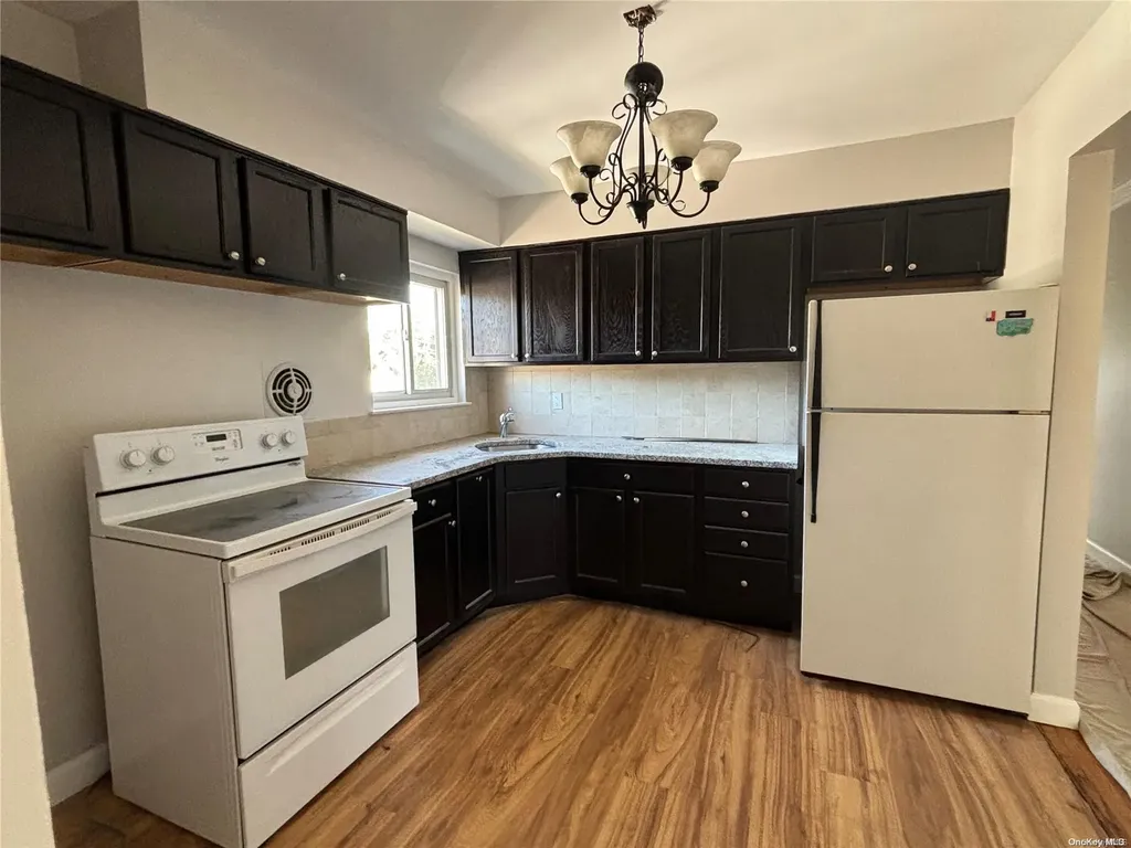 158 I U Willets Road Albertson NY 11507