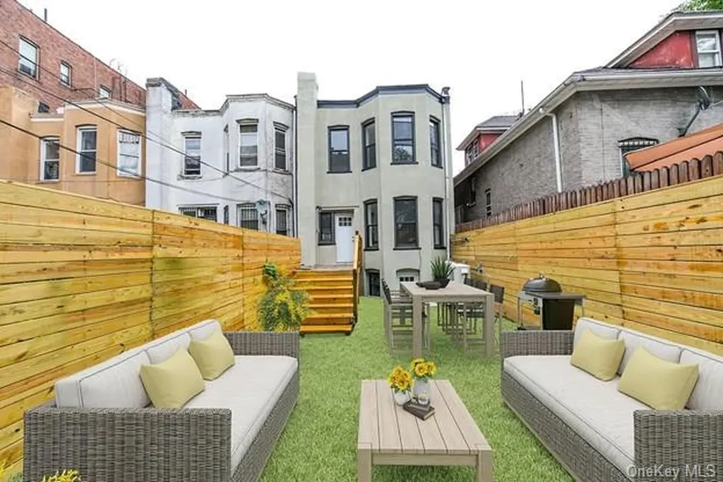 390 E 49th Street Brooklyn NY 11203