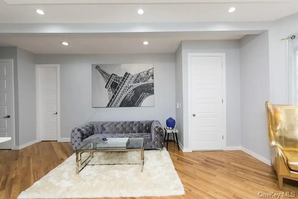 390 E 49th Street Brooklyn NY 11203