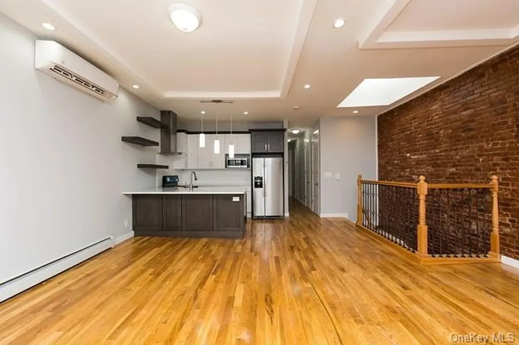 390 E 49th Street Brooklyn NY 11203