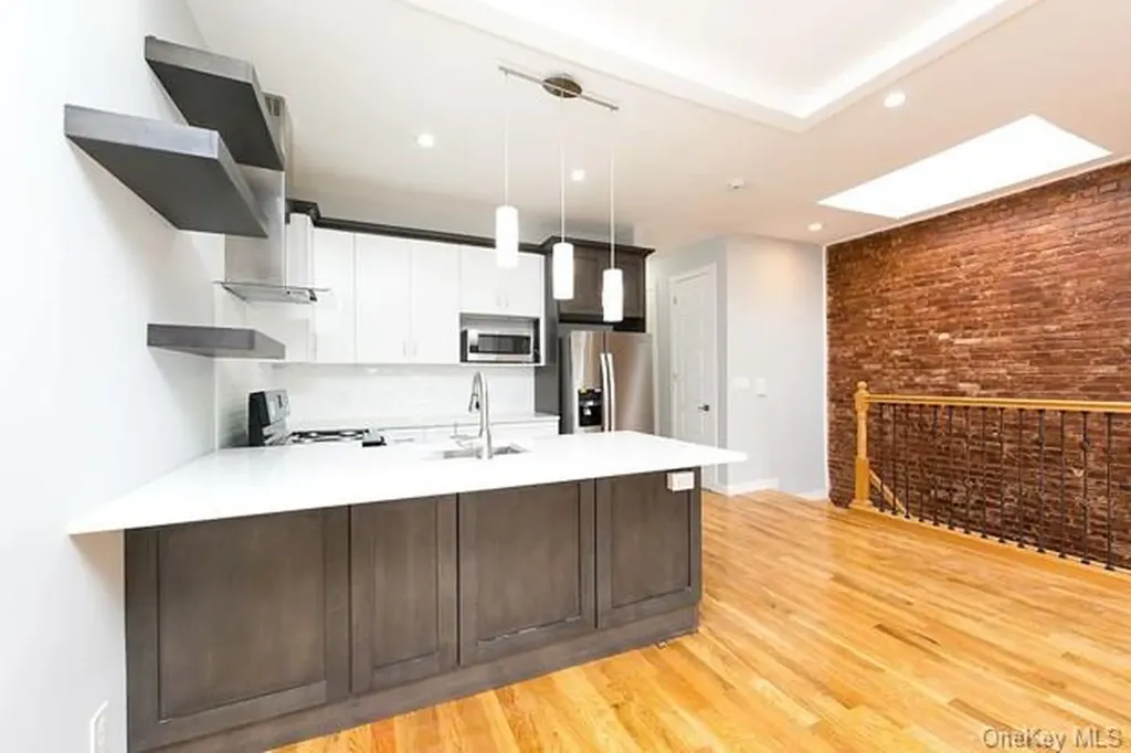 390 E 49th Street Brooklyn NY 11203