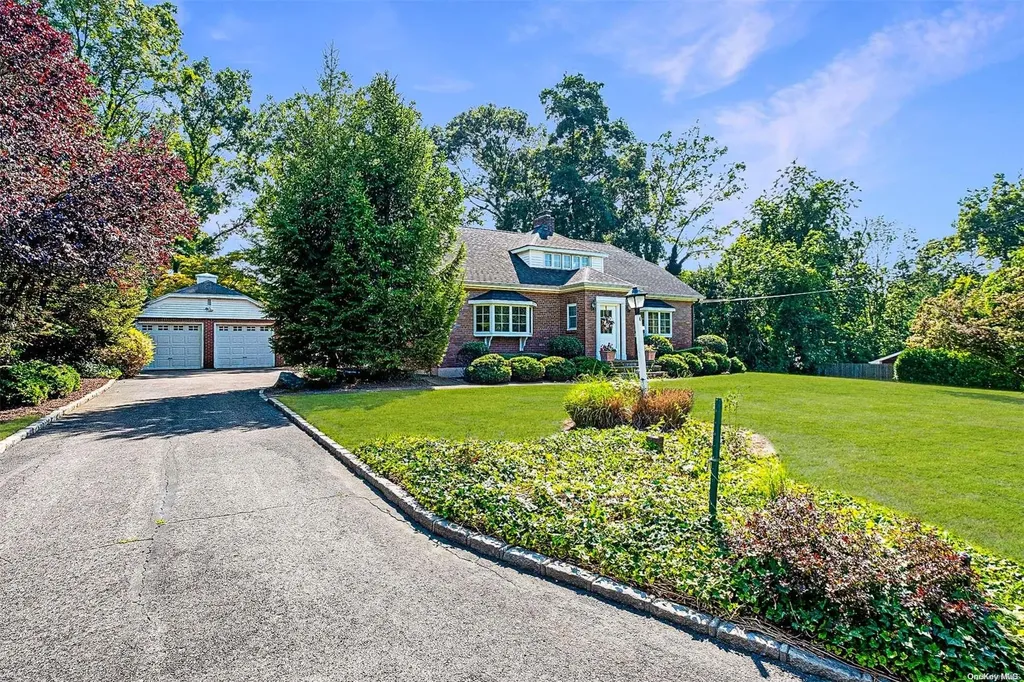 9 Wincrest Drive Huntington NY 11743