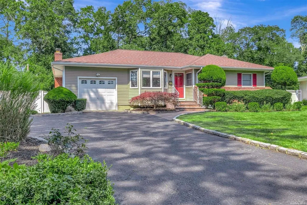 48 Tanglewood Drive Smithtown NY 11787